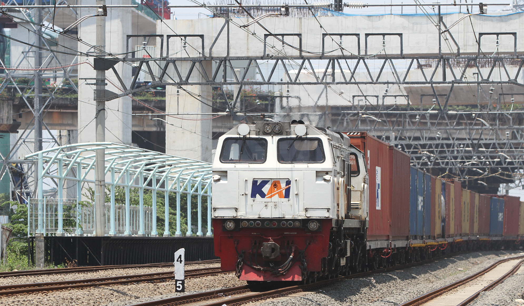 Stasiun JIS, Jakarta. (Agus Priatna/SinPo.id)