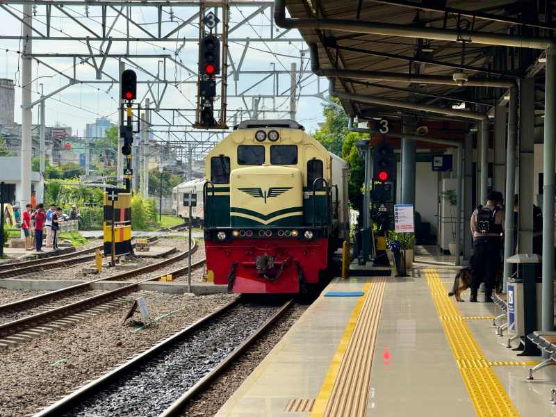 Stasiun Pasar Senen masih dipadati penumpang libur bersama Natal dan Tahun Baru (Ashar/SinPo.id)