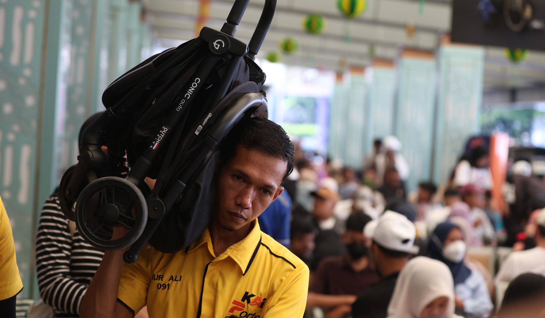 Suasana Stasiun Pasar Senen. (Agus Priatna/SinPo.id)