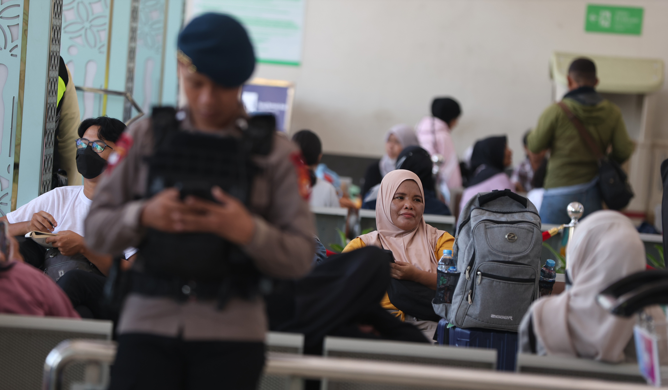 Suasana Stasiun Pasar Senen. (Agus Priatna/SinPo.id)