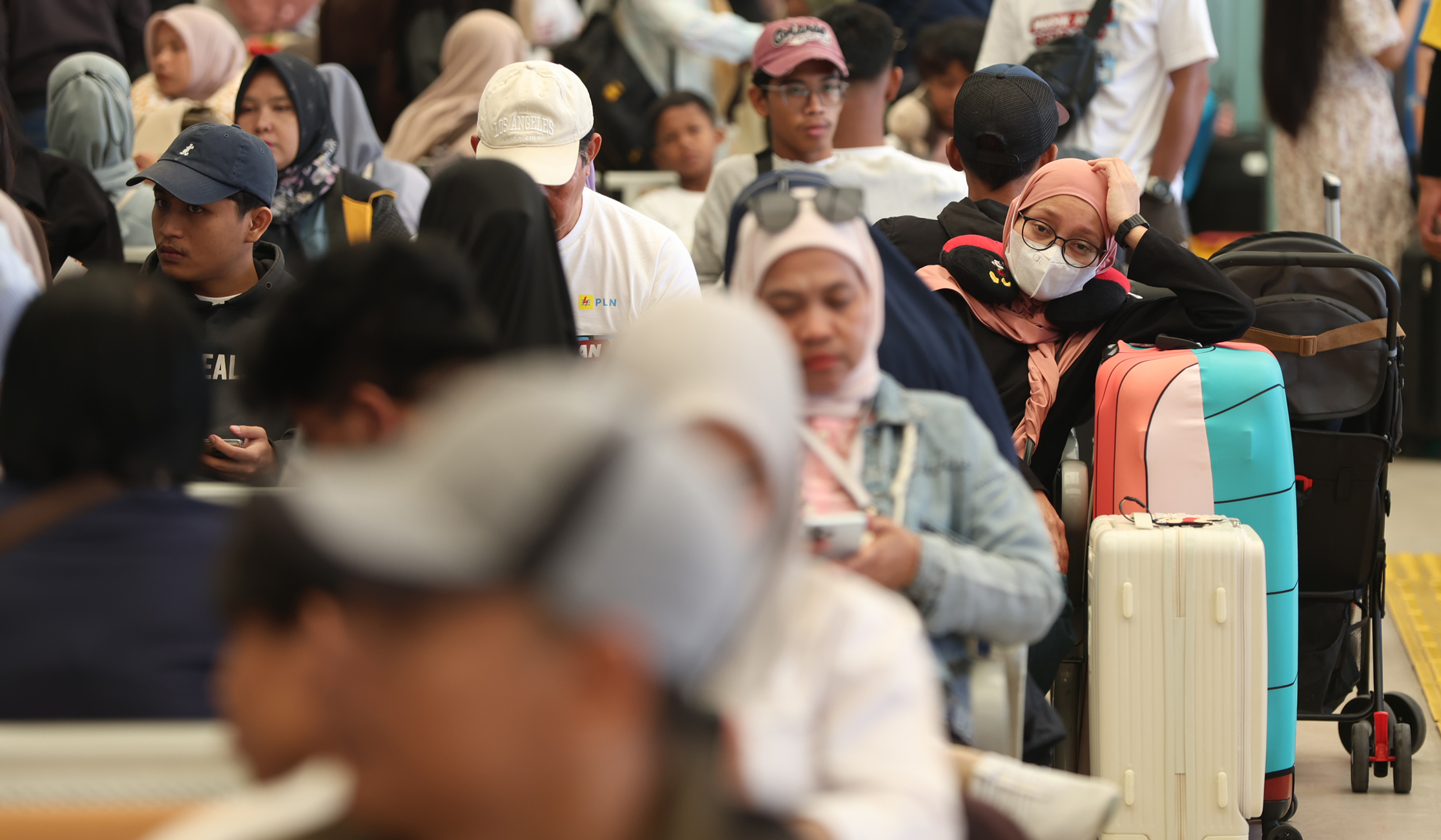 Suasana Stasiun Pasar Senen. (Agus Priatna/SinPo.id)