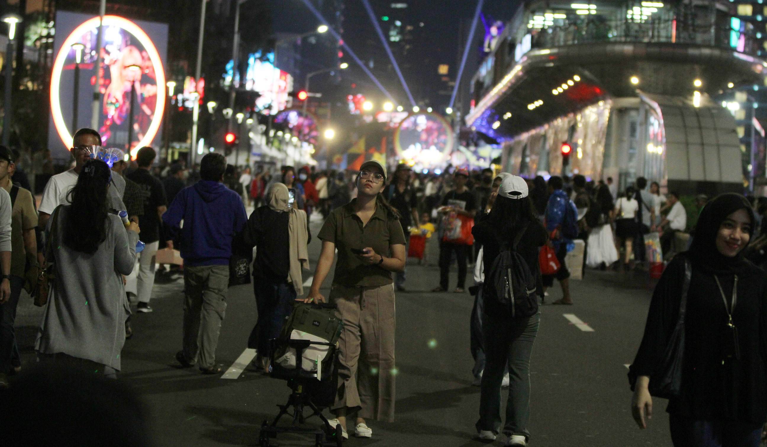 Suasana Car Free Night di jalan Thamrin. (Agus Priatna/SinPo.id)