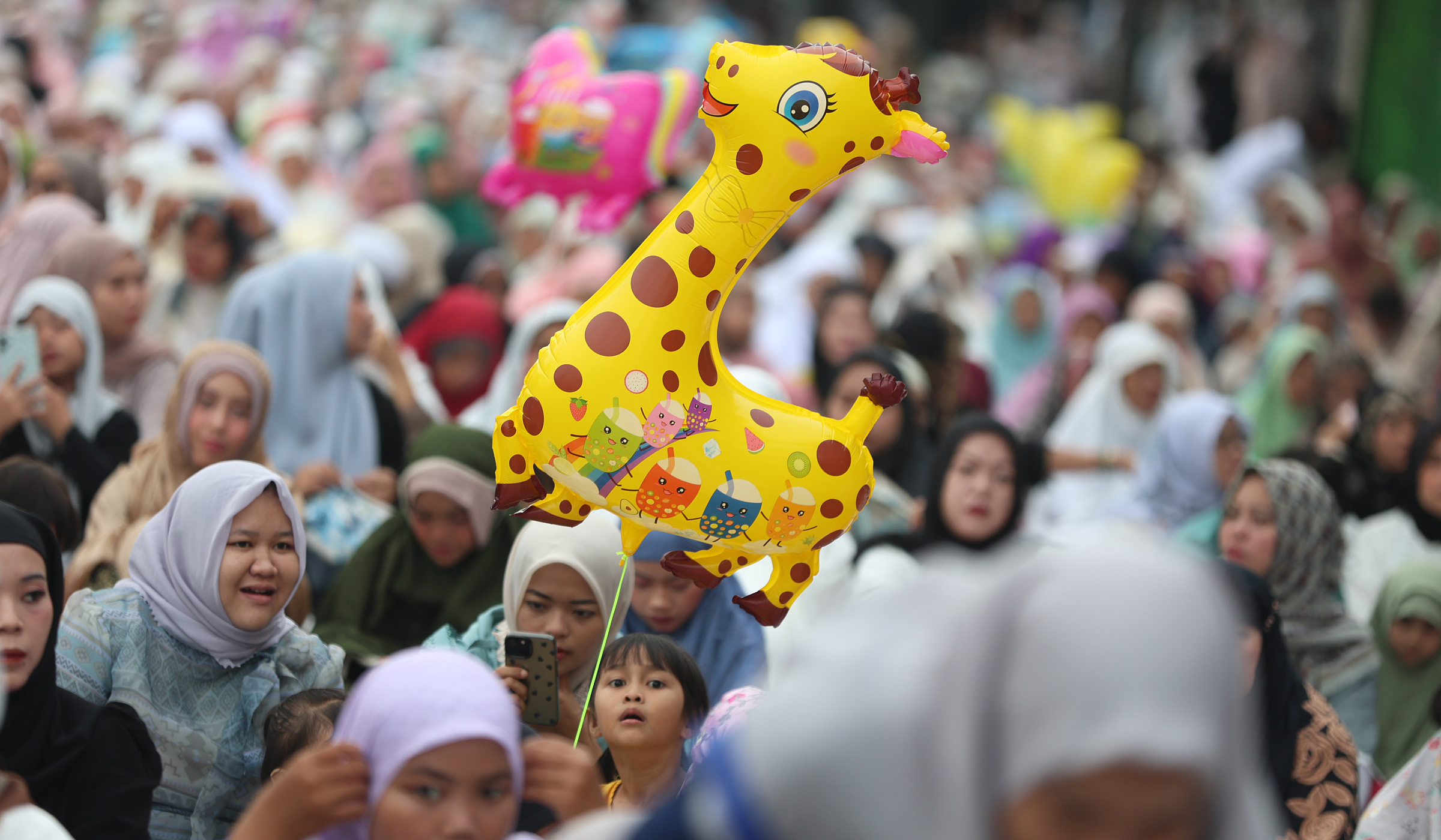 Solat Id di Jatinegara. (Agus Priatna/SinPo.id)
