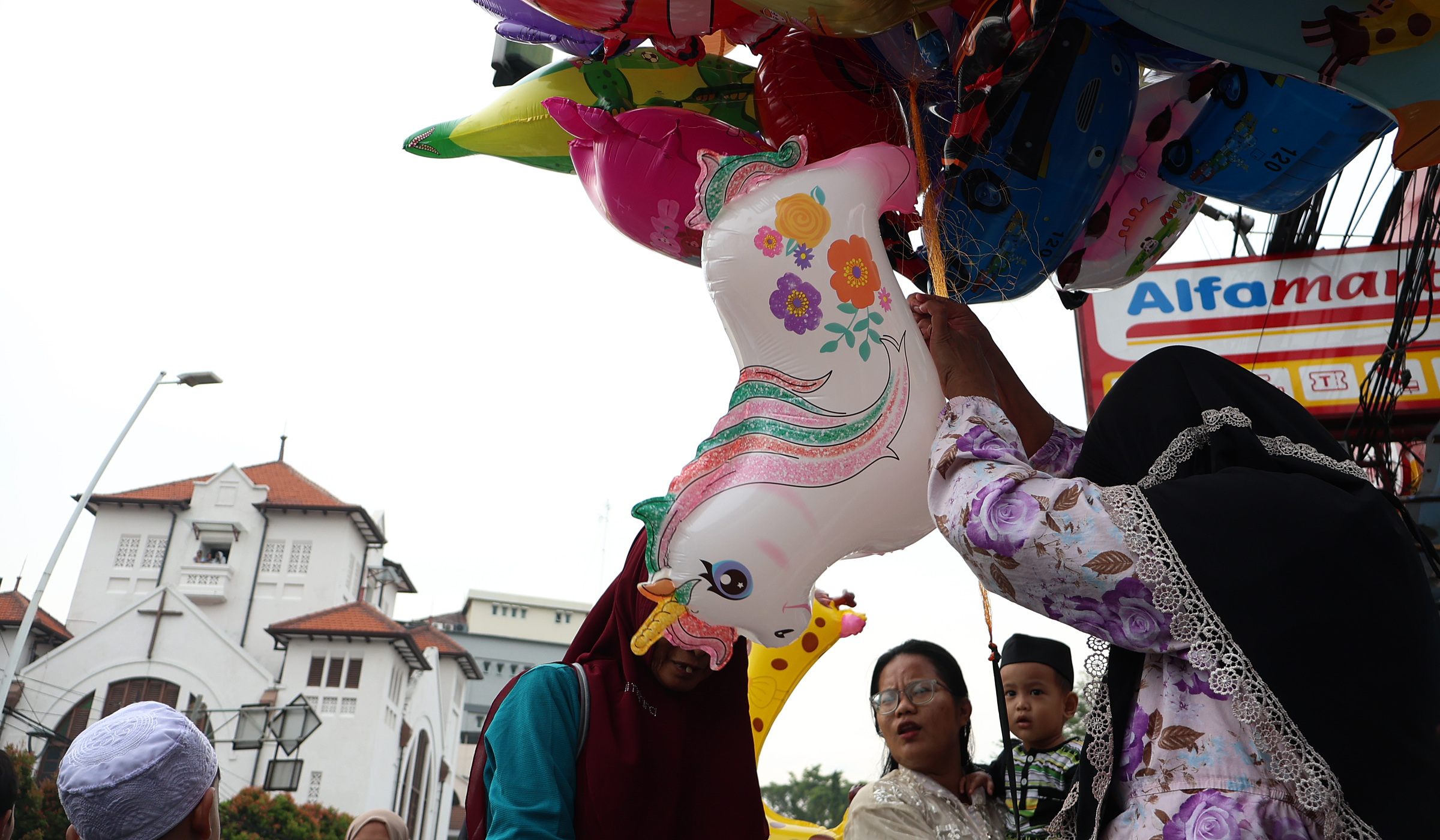 Solat Id di Jatinegara. (Agus Priatna/SinPo.id)