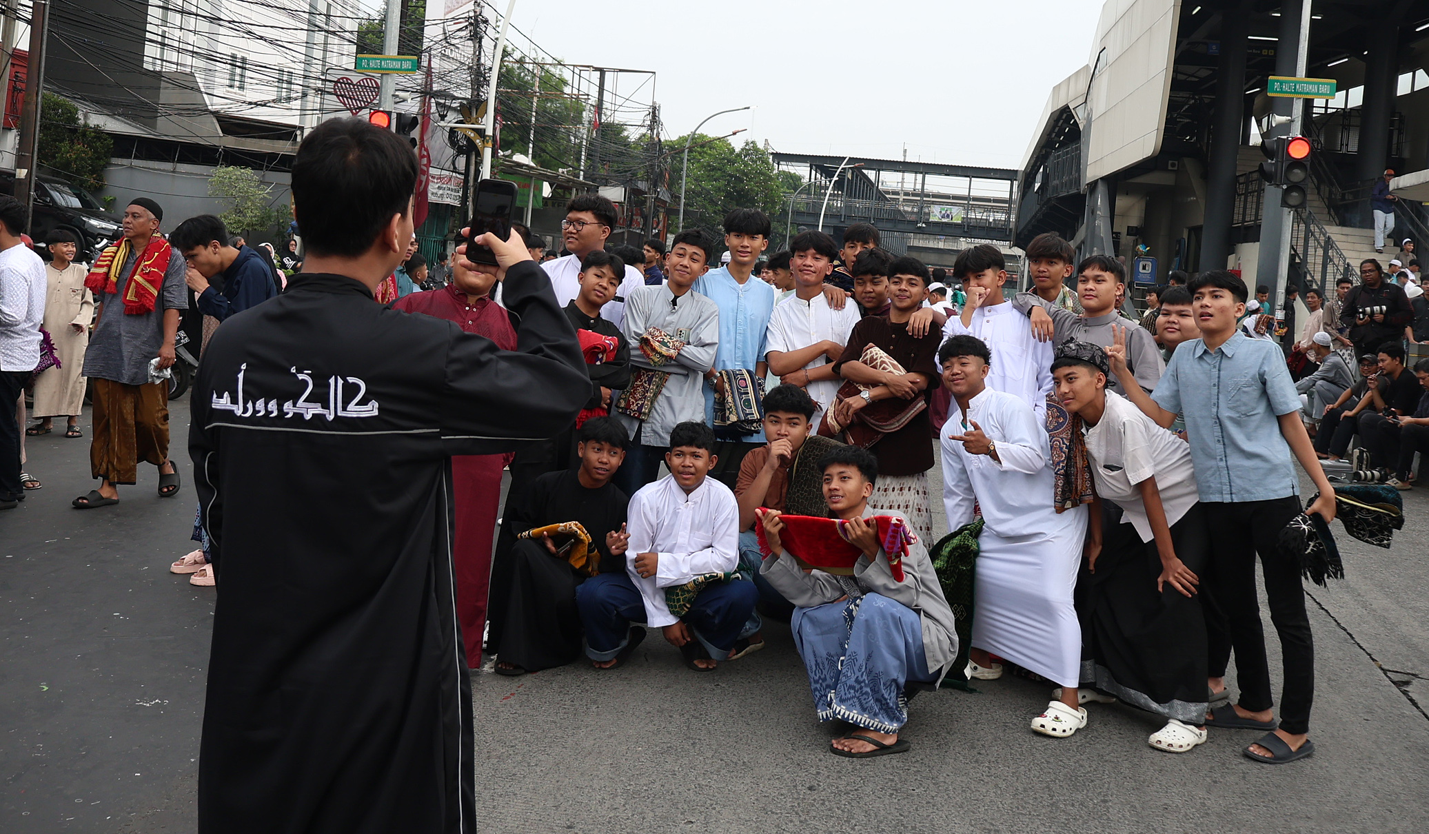 Solat Id di Jatinegara. (Agus Priatna/SinPo.id)