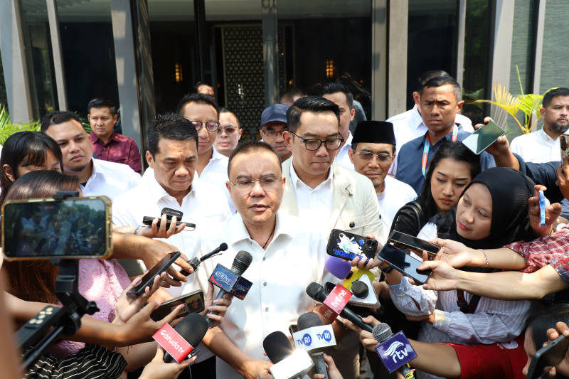 Ketua Harian DPP Gerindra Prof Sufmi Dasco Ahmad pimpin rapat koordinasi tim kemenangan Ridwan Kamil-Suswono (RIDO) di Plataran Senayan (Ashar/SinPo.id)