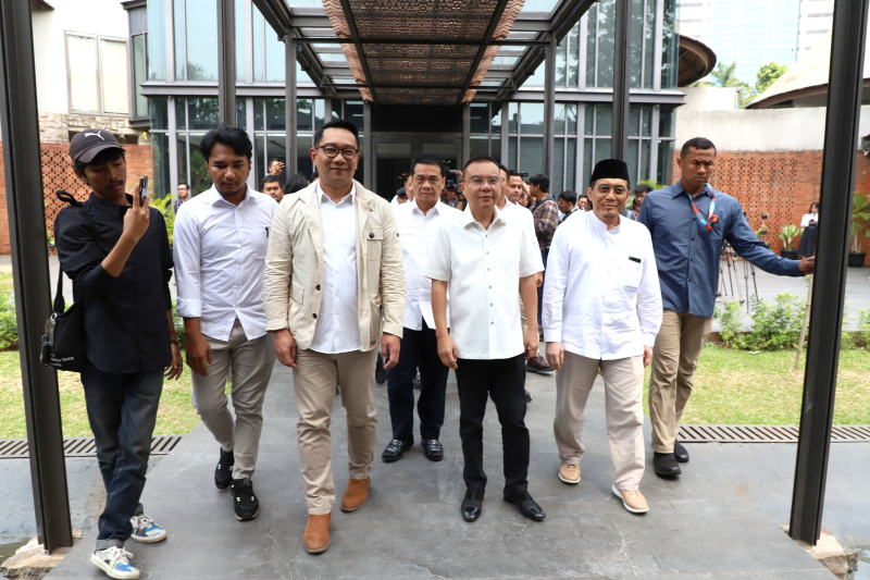 Ketua Harian DPP Gerindra Prof Sufmi Dasco Ahmad pimpin rapat koordinasi tim kemenangan Ridwan Kamil-Suswono (RIDO) di Plataran Senayan (Ashar/SinPo.id)