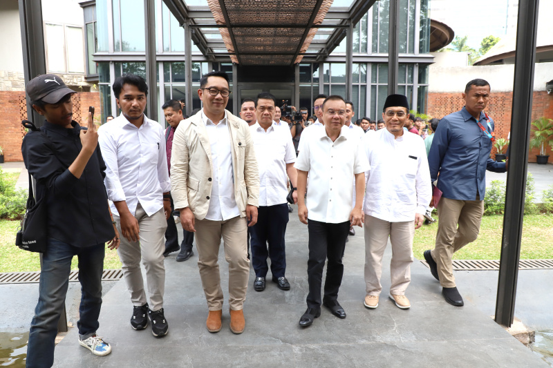 Ketua Harian DPP Gerindra Prof Sufmi Dasco Ahmad pimpin rapat koordinasi tim kemenangan Ridwan Kamil-Suswono (RIDO) di Plataran Senayan (Ashar/SinPo.id)