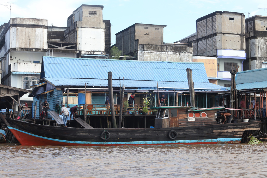 Sungai Guntung merupakan daerah di Kabupaten Indragiri Hilir yang dimana penghasilan warganya ratusan juta dari budidaya sarang burung walet terbesar di Indonesia (Ashar/SinPo.id)