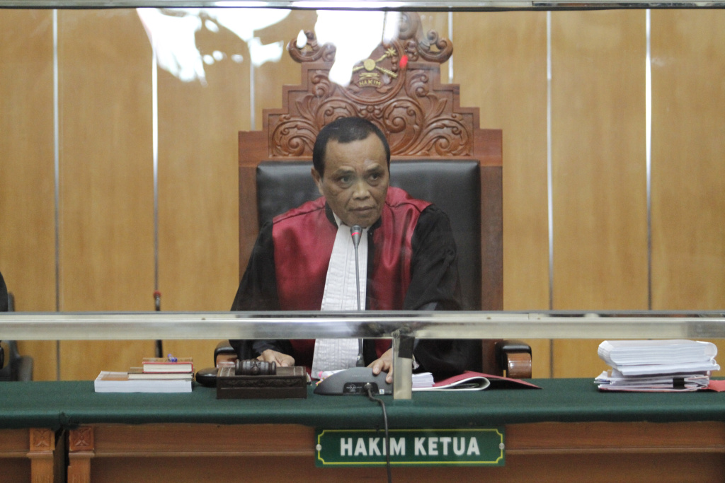 Sidang Vonis Teddy Minahasa dijatuhi hukuman seumur hidup oleh Majelis Hakim Pengadilan Negeri Jakarta Barat (Ashar/SinPo.id)
