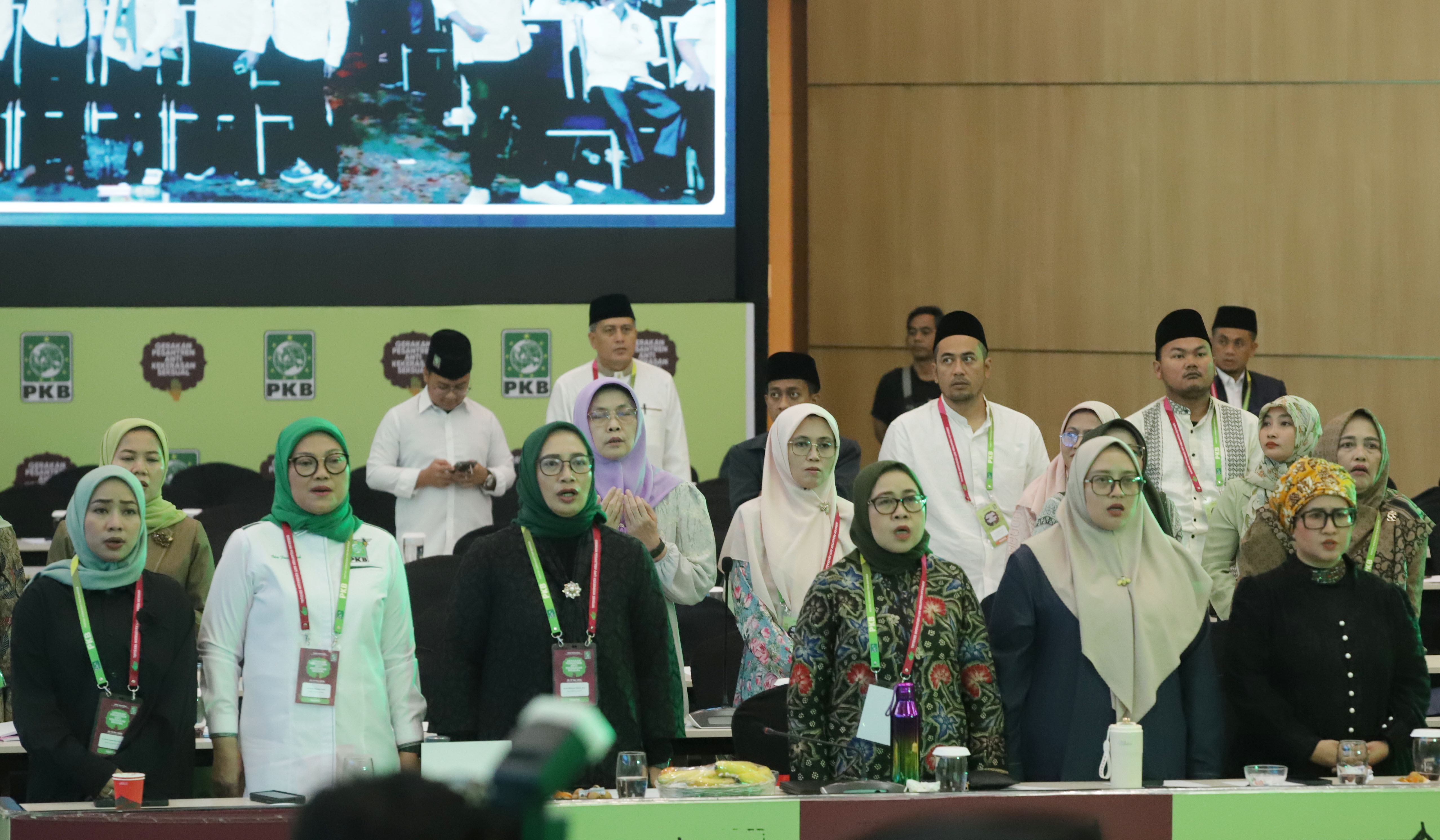 Penutupan temu nasional pondok pesantren. (Agus Priatna/SinPo.id)