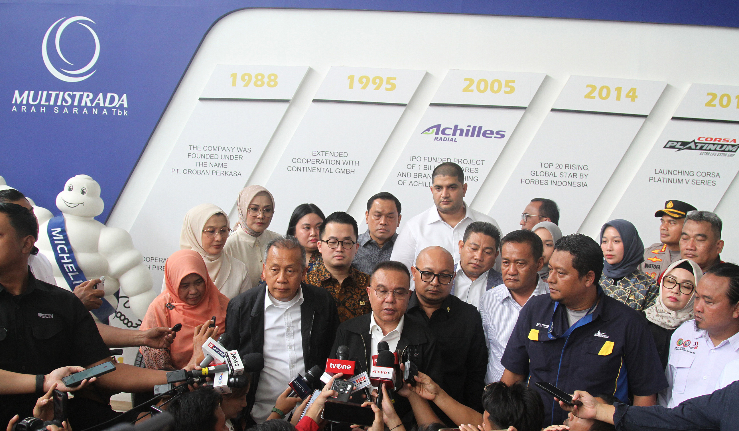 Wakil Ketua DPR RI Sufmi Dasco Ahmad, sidak ke pabrik ban Michelin. (Agus Priatna/SinPo.id)