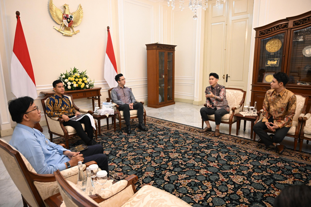 Wakil Presiden Gibran Rakabuming menerima audiensi dari WHIM membahas membangun ekonomi kreatif bersama menuju Indonesia Emas 2045 (Ashar/Foto: Setwapres/SinPo.id)