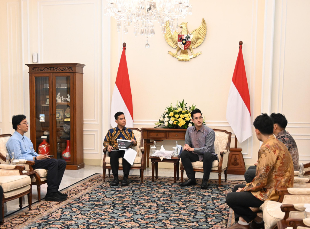 Wakil Presiden Gibran Rakabuming menerima audiensi dari WHIM membahas membangun ekonomi kreatif bersama menuju Indonesia Emas 2045 (Ashar/Foto: Setwapres/SinPo.id)
