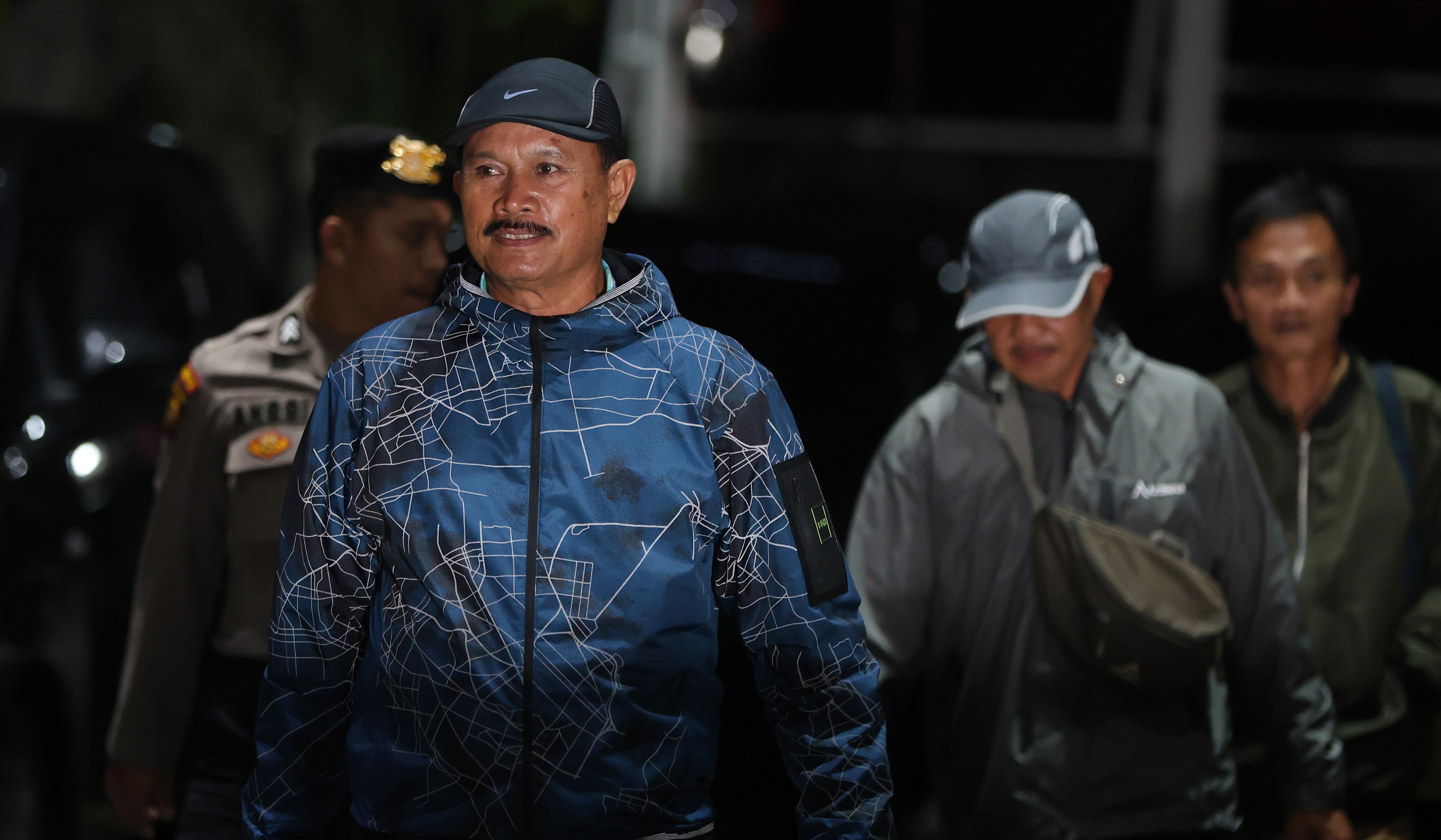 Wali Kota Madiun, Maidi, saat tiba di KPK. (Agus Priatna/SinPo.id)