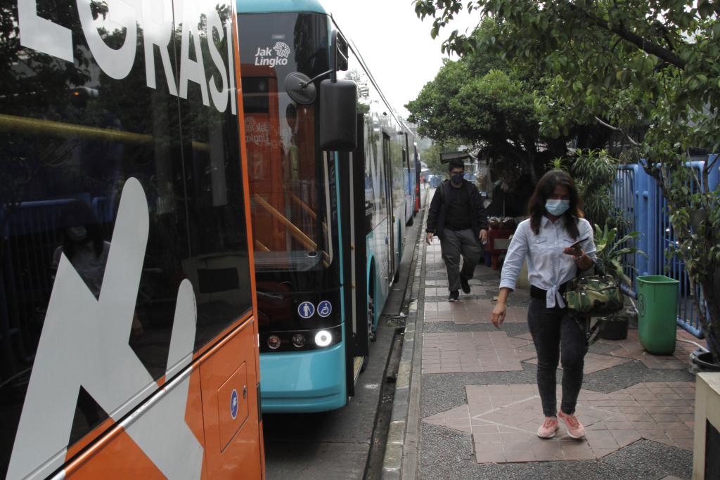 PT MRT berencana akan melakukan revitalisasi Terminal Blok M untuk memudahkan pengguna transportasi bus transjakarta di Area Terminal Blok M (Ashar/SinPo.id)(