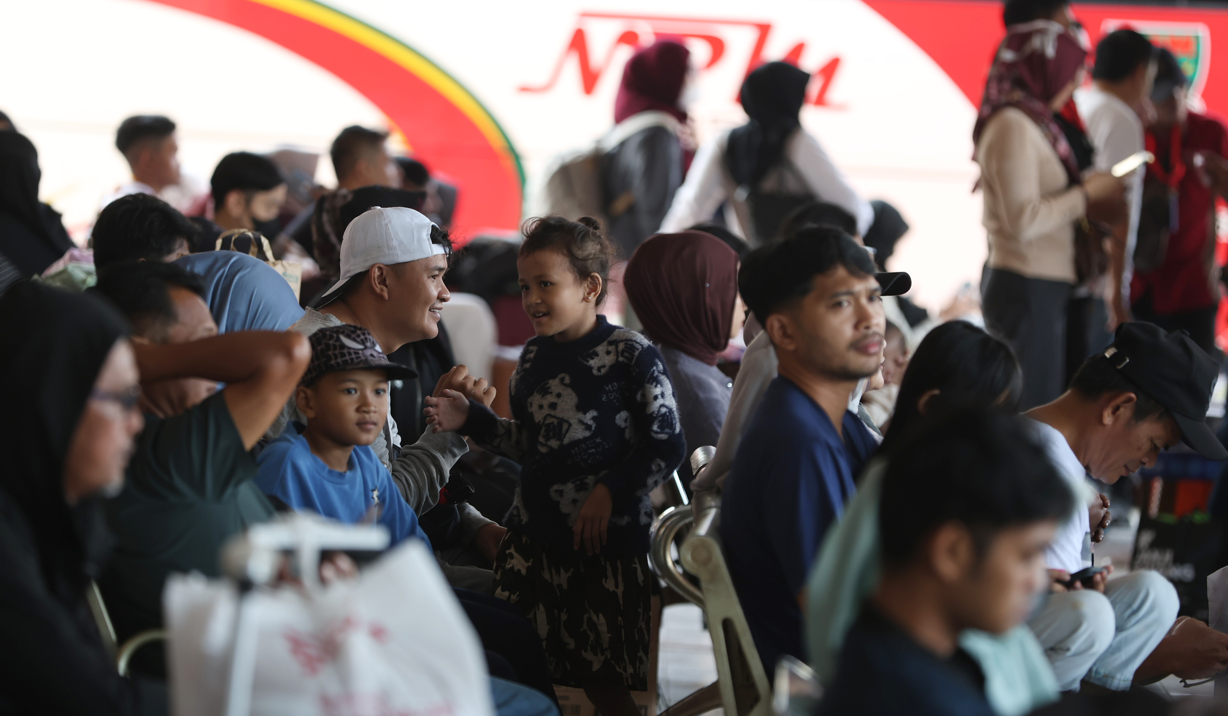 Suasana arus mudik terminal Kampung Rambutan. (Agus Priatna/SinPo.id)
