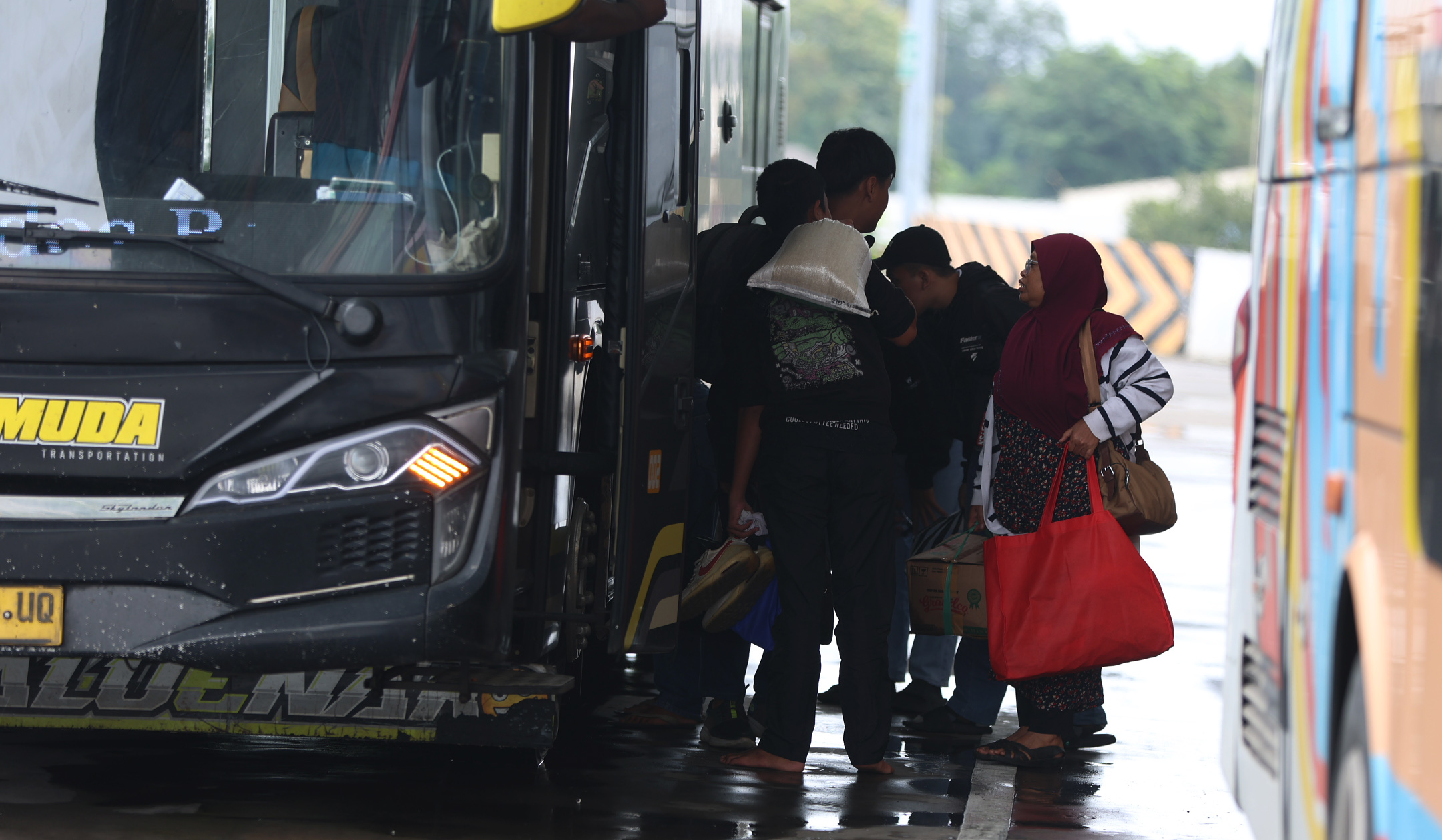 Arus balik Terminal Terpadu Pulo Gebang. (Agus Priatna/SinPo.id)