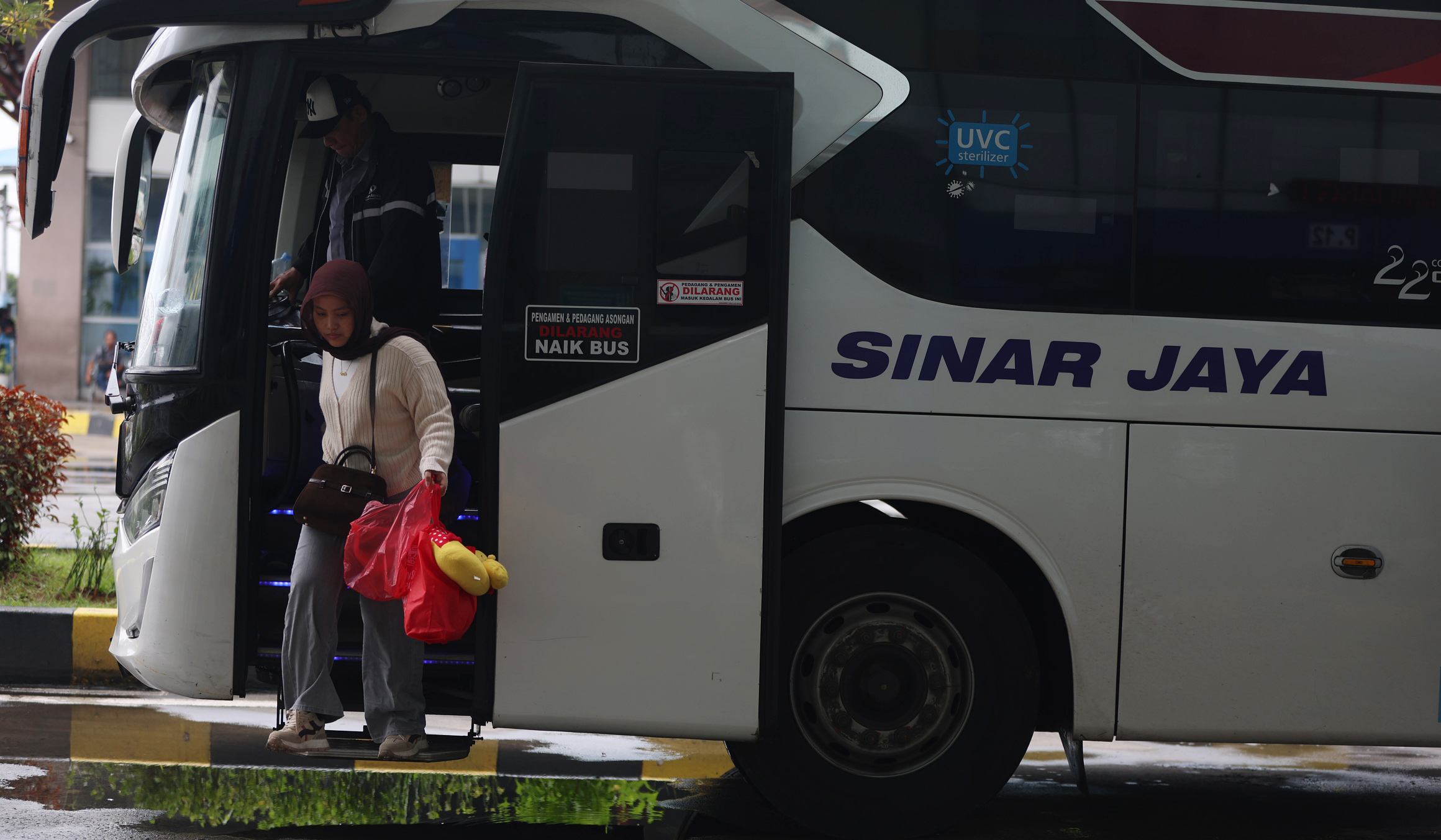 Arus balik Terminal Terpadu Pulo Gebang. (Agus Priatna/SinPo.id)