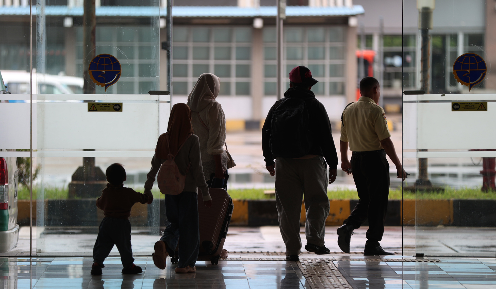 Arus balik Terminal Terpadu Pulo Gebang. (Agus Priatna/SinPo.id)