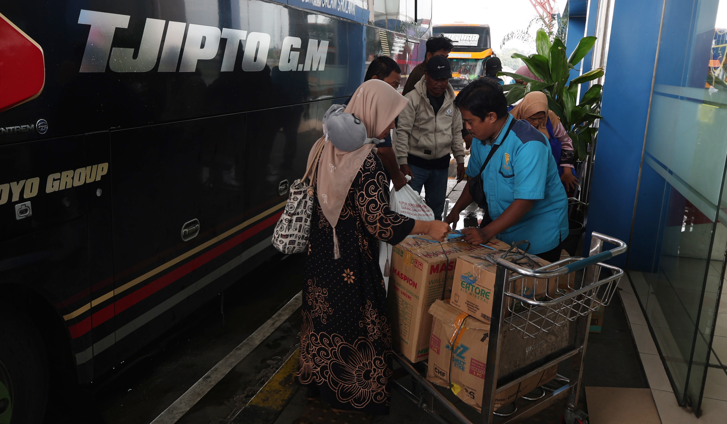 Arus balik Terminal Terpadu Pulo Gebang. (Agus Priatna/SinPo.id)