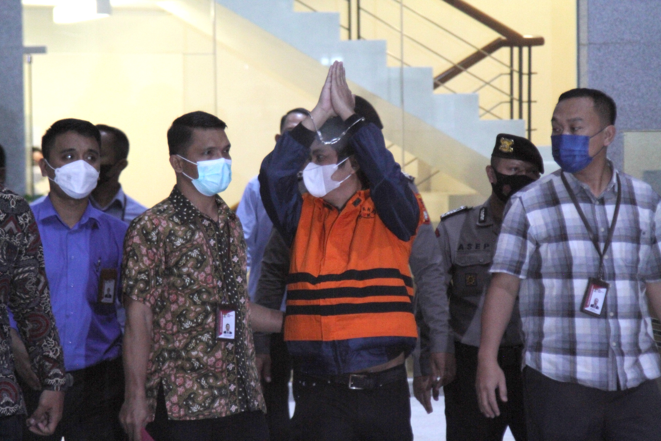 Tersangka Mardani H Maming resmi ditahan KPK (Ashar/SinPo.id)