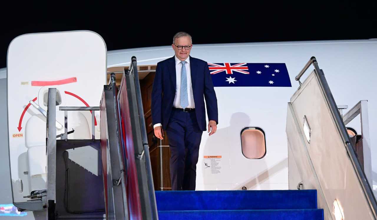 PM Australia Albanese tiba di Jakarta. (Agus Priatna/SinPo.id/BPMI Setpres)