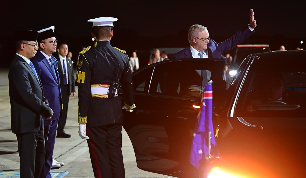 PM Australia Albanese tiba di Jakarta. (Agus Priatna/SinPo.id/BPMI Setpres)