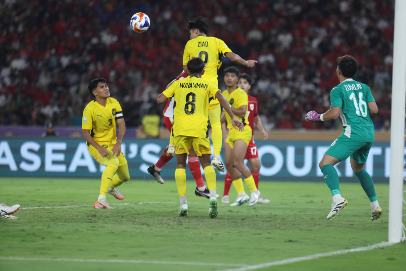 Timnas Indonesia U-23  imbang lawan Malaysia 0-0 di Piala AFF U-23 (Ashar/SinPo.id)