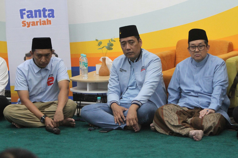 TKN Fanta HQ pemilih muda Prabowo-Gibran menggelar doa bersama di akhir tahun untuk memenangkan Prabowo-Gibran di pilpres 2024 (Ashar/SinPo.id)