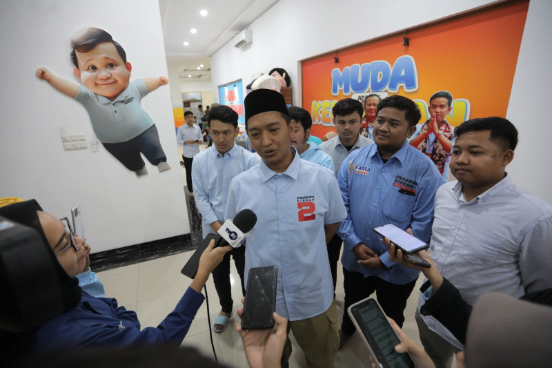 TKN Fanta HQ pemilih muda Prabowo-Gibran menggelar doa bersama di akhir tahun untuk memenangkan Prabowo-Gibran di pilpres 2024 (Ashar/SinPo.id)