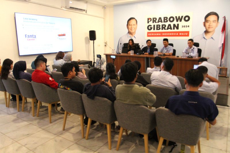TKN Fanta Prabowo-Gibran luncurkan program magang virtual lapangan kerja untuk anak-anak muda (Ashar/SinPo.id)