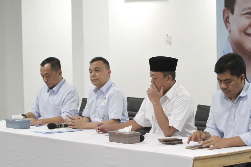 TKN Prabowo-Gibran Gelar Konfrensi pers jelang persiapan penetapan Capres-Cawapres (Ashar/SinPo.id)