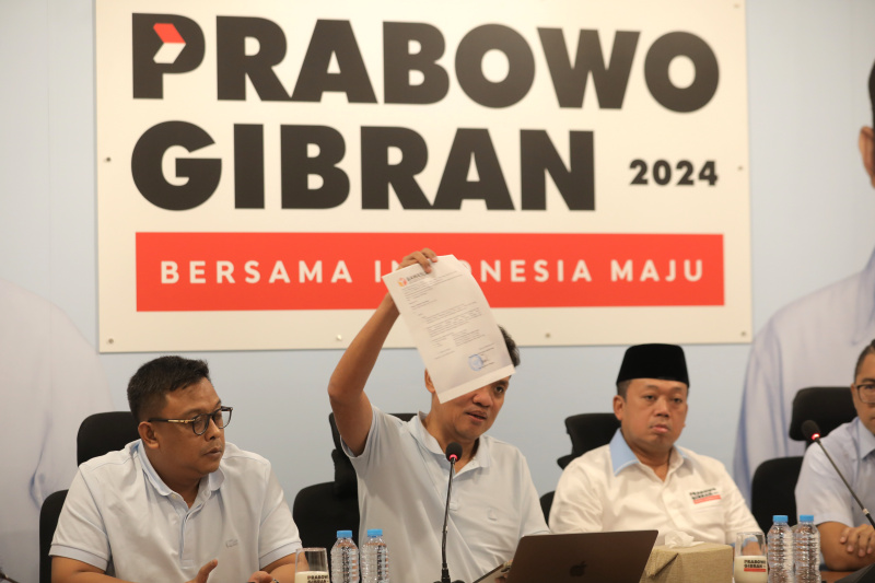 TKN Prabowo-Gibran menggelar konfrensi pers terkait pemanggilan Gibran Rakabuming Raka oleh Bawaslu adalah tidak benar (Ashar/SinPo.id)