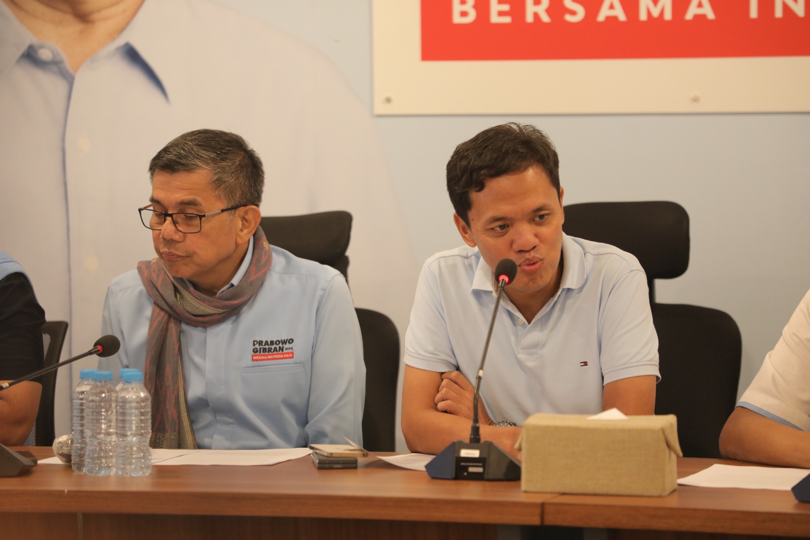 Wakil Ketua TKN Prabowo-Gibran Habiburokhman mengatakan tidak ada pelanggaran yang dilakukan oleh Gibran saat pembagian susu di area CFD (Ashar/SinPo.id)