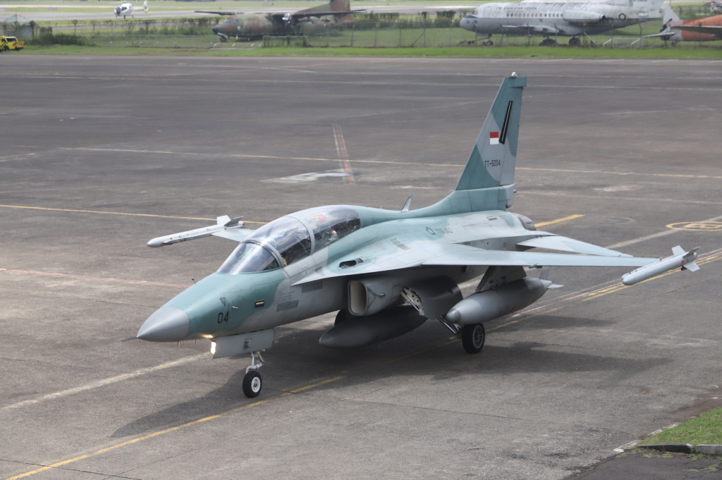 TNI-AU menggelar demo flight untuk menyambut HUT ke-80 TNI pada 5 Oktober di Monas (Ashar/SinPo.id)