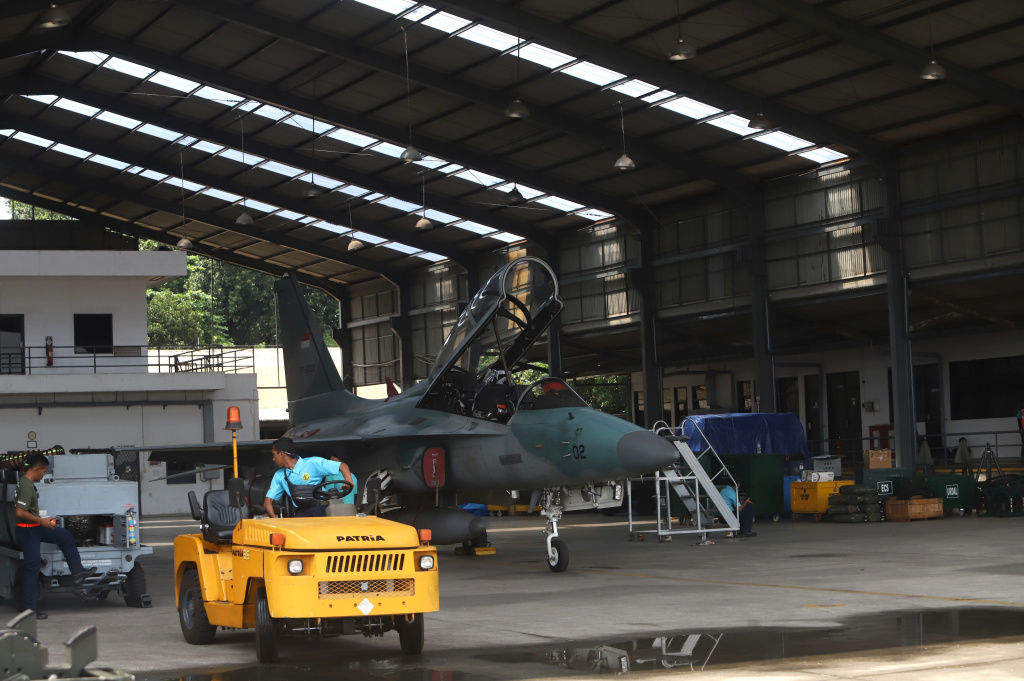 TNI-AU menggelar demo flight untuk menyambut HUT ke-80 TNI pada 5 Oktober di Monas (Ashar/SinPo.id)