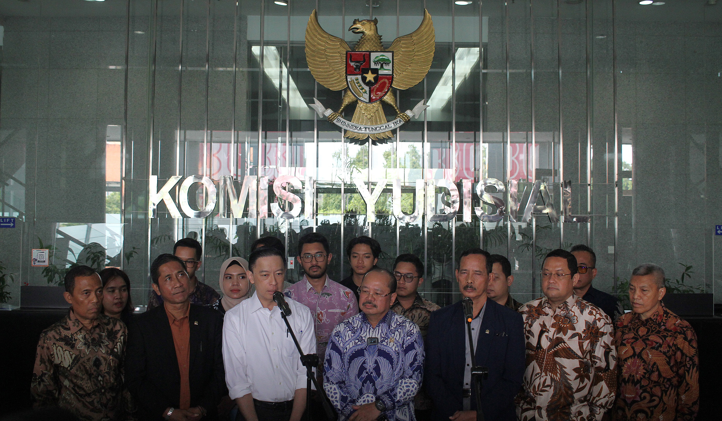 Tom lembong saat audiensi dengan KY. (Agus Priatna/SinPo.id)