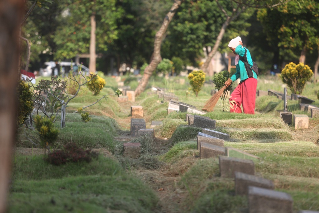 69 Tempat pemakaman umum (TPU) di Jakarta mengalami kepenuhan Pemprov DKI siapkan strategi (Ashar/SinPo.id)