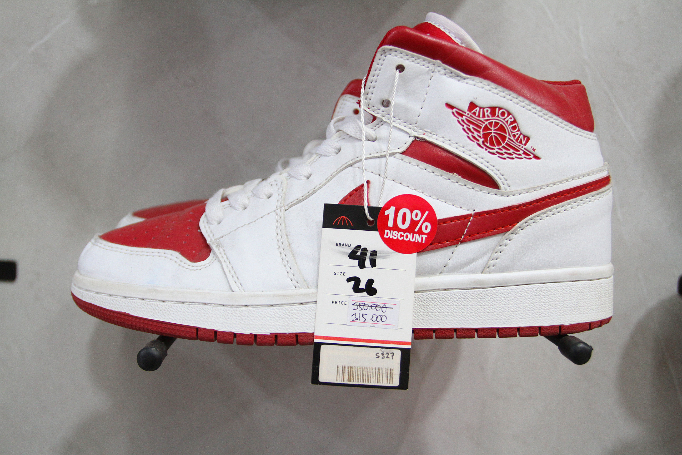 Presiden Prabowo Subianto disambut hangat oleh yang Perdana Menterin Arab Saudi Mulia Pangeran Mohammed bin Salman Al Saud di Istana Salam Jeddah (Ashar/Foto:BiroSetpres/SinPo.id)