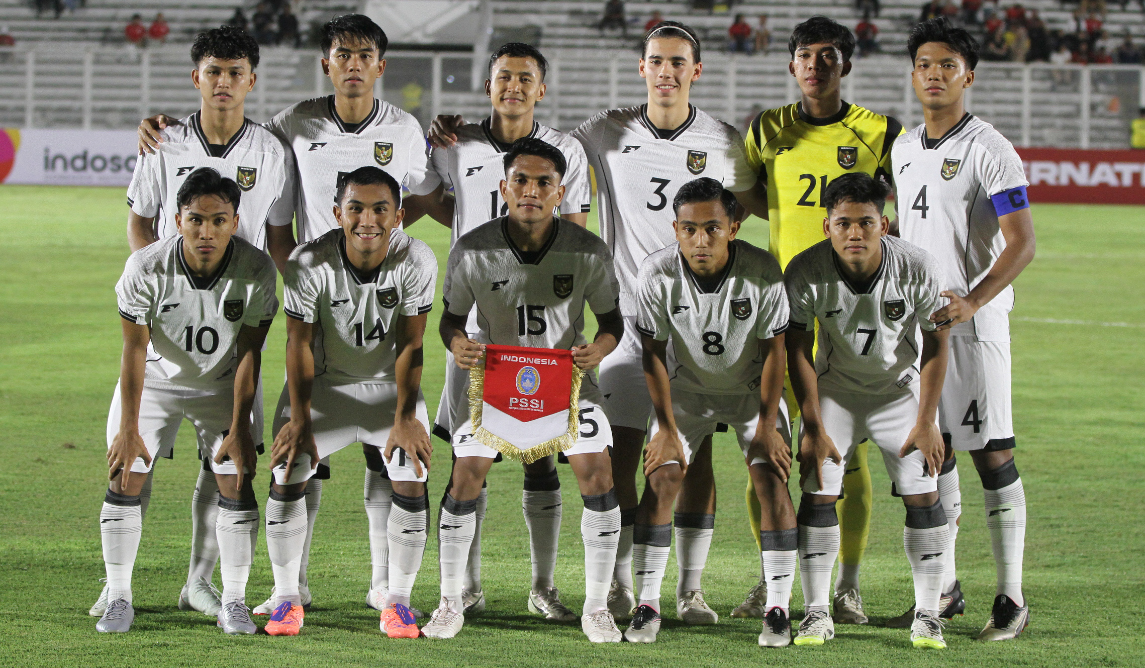 Laga uji coba timnas Indonesia U-23 melawan timnas India U-23. (Agus Priatna/SinPo.id)