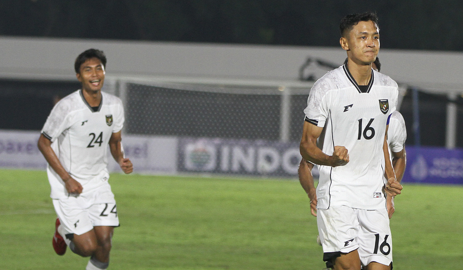 Laga uji coba timnas Indonesia U-23 melawan timnas India U-23. (Agus Priatna/SinPo.id)