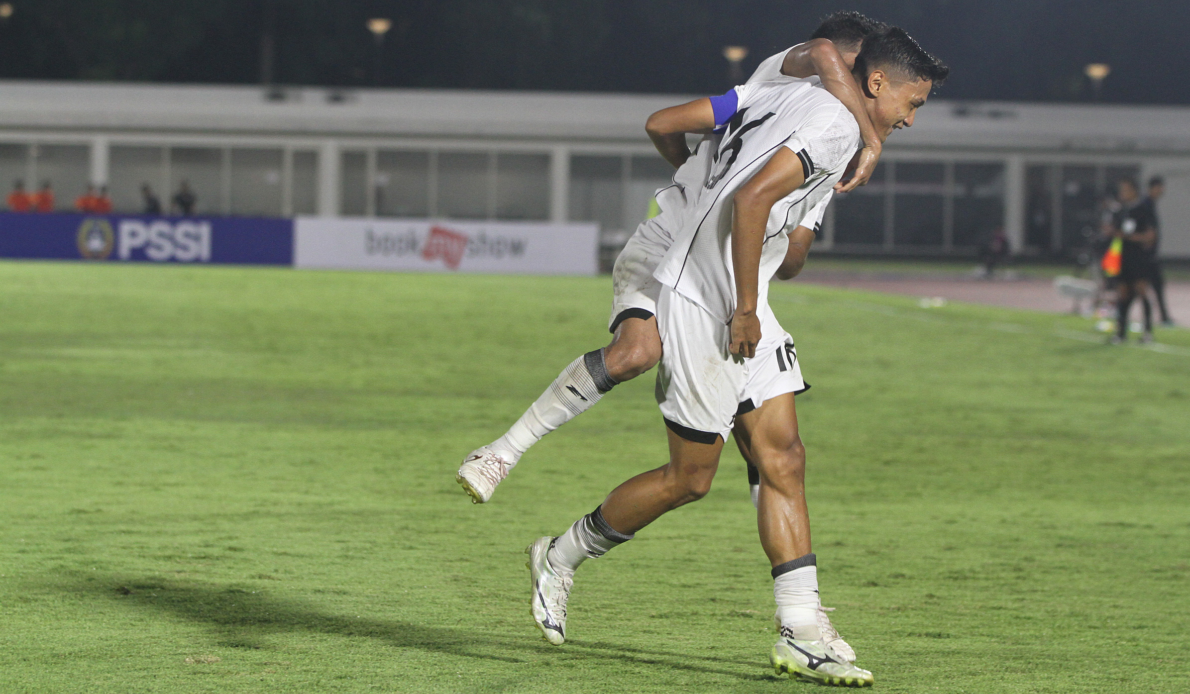 Laga uji coba timnas Indonesia U-23 melawan timnas India U-23. (Agus Priatna/SinPo.id)
