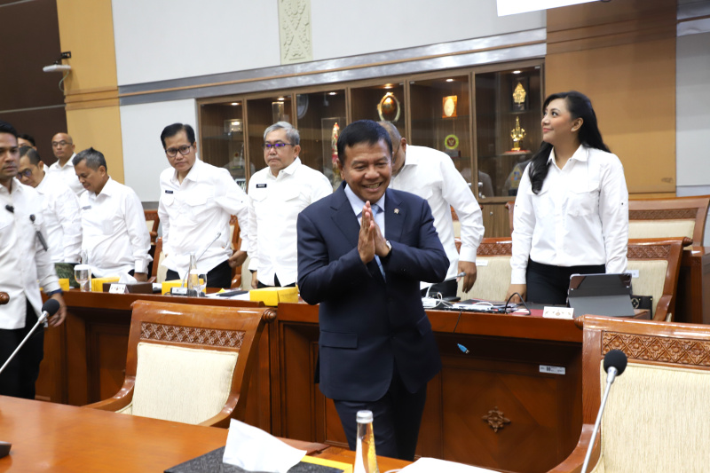 Wamenhan Muhammad Herindra menjalani test uji kelayakan dan kepatutan (Fit and Proper Test) Calon Kepala BIN di Komisi I DPR  (Ashar/SinPo.id)