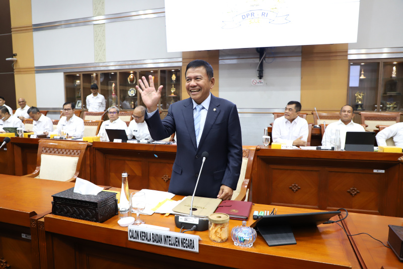 Wamenhan Muhammad Herindra menjalani test uji kelayakan dan kepatutan (Fit and Proper Test) Calon Kepala BIN di Komisi I DPR  (Ashar/SinPo.id)