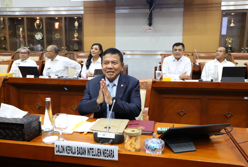 Wamenhan Muhammad Herindra menjalani test uji kelayakan dan kepatutan (Fit and Proper Test) Calon Kepala BIN di Komisi I DPR  (Ashar/SinPo.id)