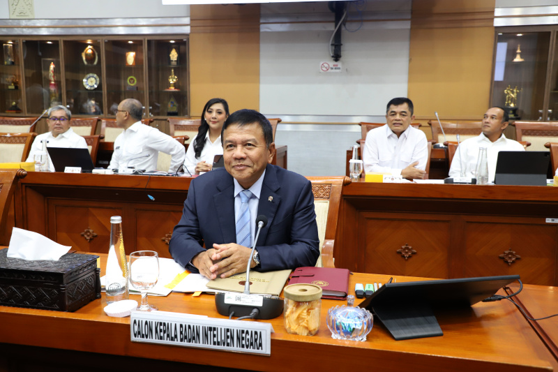 Wamenhan Muhammad Herindra menjalani test uji kelayakan dan kepatutan (Fit and Proper Test) Calon Kepala BIN di Komisi I DPR  (Ashar/SinPo.id)