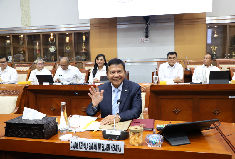 Wamenhan Muhammad Herindra menjalani test uji kelayakan dan kepatutan (Fit and Proper Test) Calon Kepala BIN di Komisi I DPR  (Ashar/SinPo.id)