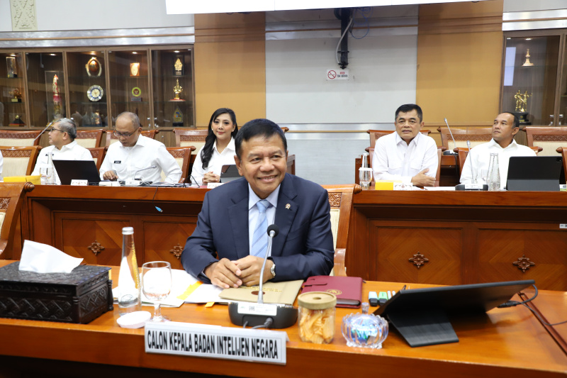 Wamenhan Muhammad Herindra menjalani test uji kelayakan dan kepatutan (Fit and Proper Test) Calon Kepala BIN di Komisi I DPR  (Ashar/SinPo.id)