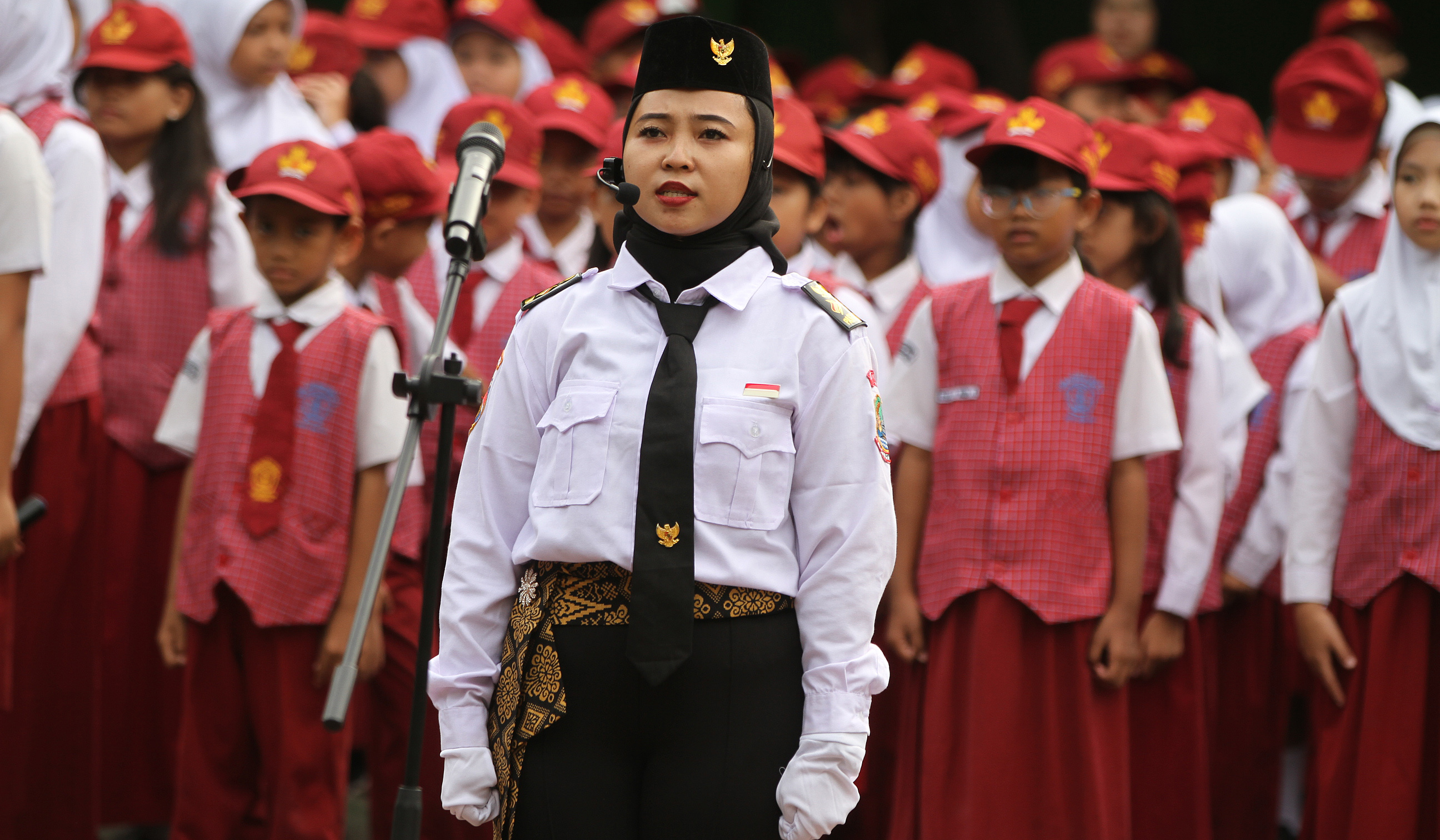 Peringatan Hari Guru Nasional. (Agus Priatna/SinPo.id)